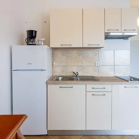 Apartmán Helles Nur 100 Meter Zum Mit Meerblick Crikvenica